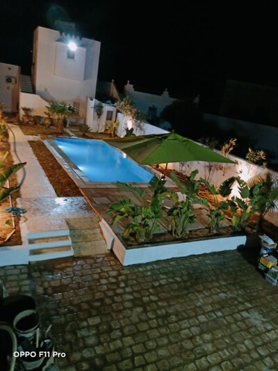 villa pieds dans l'eau avec piscine à kélibia
