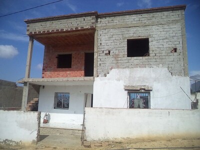 maison RDC avec étage non fini à hammamet sud