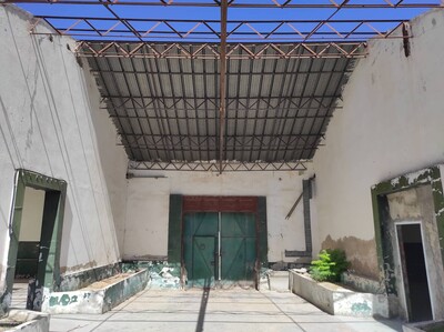 A vendre entrepôt terrain