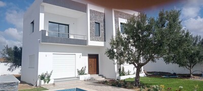 av belle villa avec piscine de 900m pas loin de hammamet yasmine
