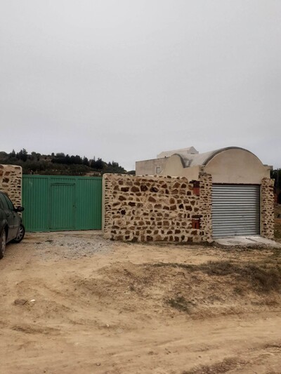 av terrain de 500m pas loin de hammamet