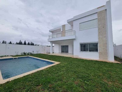 VILLA ENZO A SIDI HAMMED TRES BELLE OFFRE