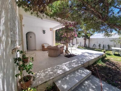 VILLA A MIMOSA POUR LES VACANCES