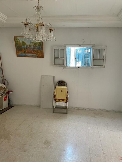 URGENT VEND MAISON 2 ETAGES TUNIS