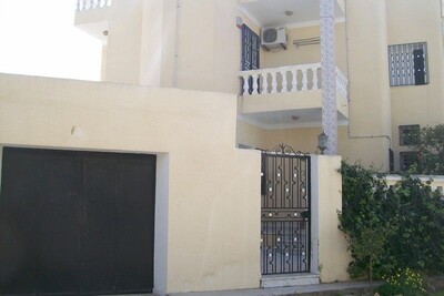 AV une spacieuse villa à Nabeul