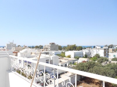 Spacious apartment not far from the sea