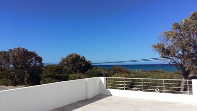 Étage de villa avec une belle vue sur mer