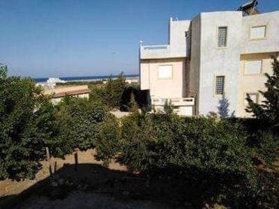 villa érigée sur deux niveaux