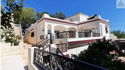 une belle villa a 5 min de jinen hammamet
