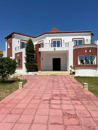 une belle villa a 7 min de hammamet centre ville