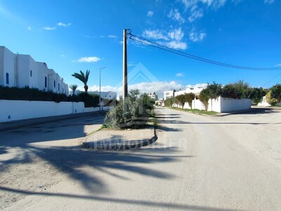 Terrain de 210 m² à vendre à 150 MD à Hammamet zone théâtre