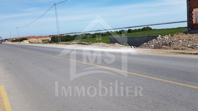 Terrain de 2450 m² pieds dans l'eau à vendre à Korba à 360 MD