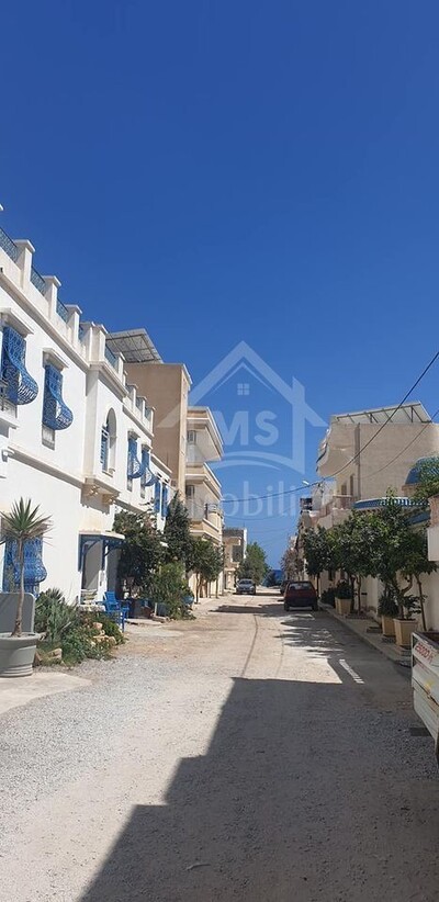 Maison de 2 étages indépendants à vendre à Beni Khiar