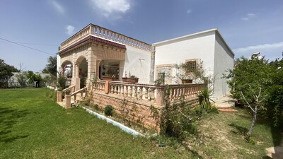 Villa S+5 avec jardin à vendre à 440 MD à Hammamet Sud