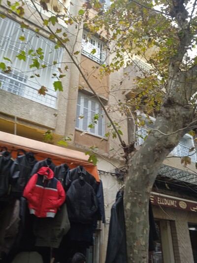 Appart à usage bureau bab jazera Tunis