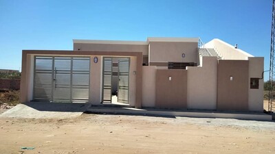 une villa avec piscine à elhaouaria prés de la plage