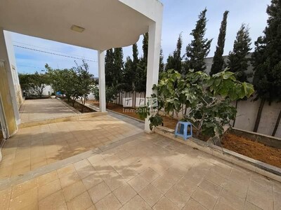 MAISON LA JUNGLE A BIR BOUREGBA