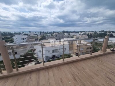 MAGNIFIQUE PENTHOUSE AVEC VUE SUR MER