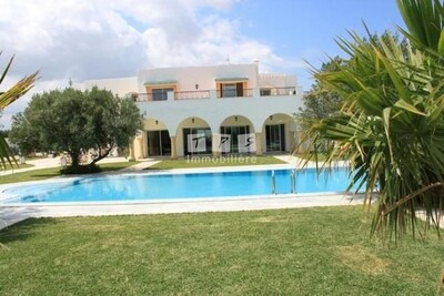 belle villa pour les vacances avec 5 suites
