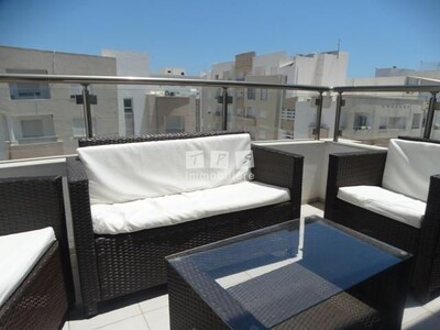 JOLI APPARTEMENT AVEC VUE DE MER