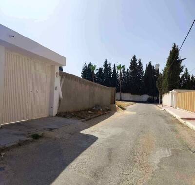 Terrain à vendre à khzema R+2