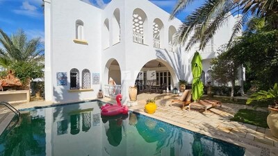 BELLE VILLA A YASMINE HAMMAMET DANS UNE ZONE CALME