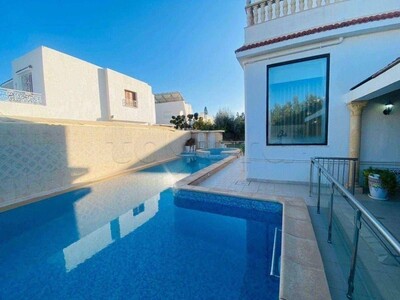 A vendre une villa prestigieuse à kantaoui