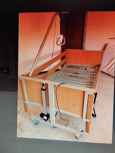 Zu Verkaufen eine Pflege Bett Electric Importer