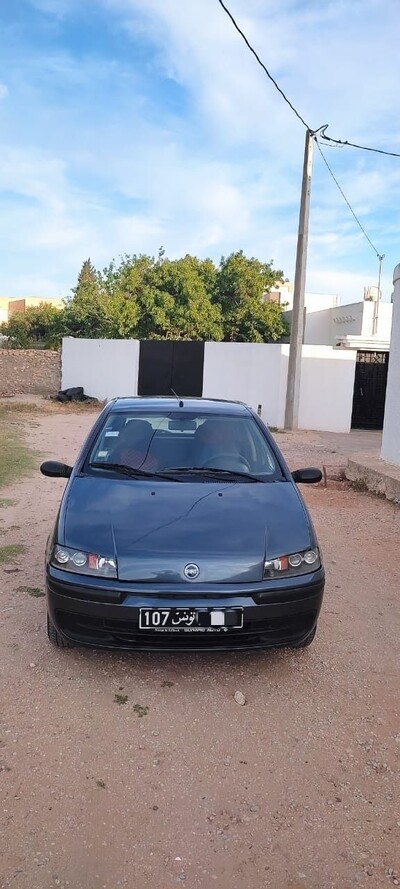 Belle Voitur Premier Main a Vendre a sfax ville