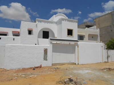 Duplex nine to finish around Hammamet
