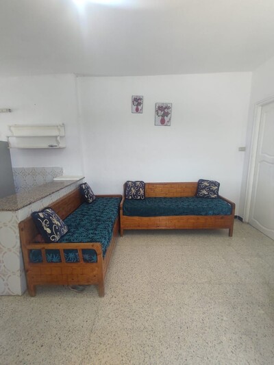 Appartement S+2 à louer à 100m de la Plage de Hammem ElGhezaz