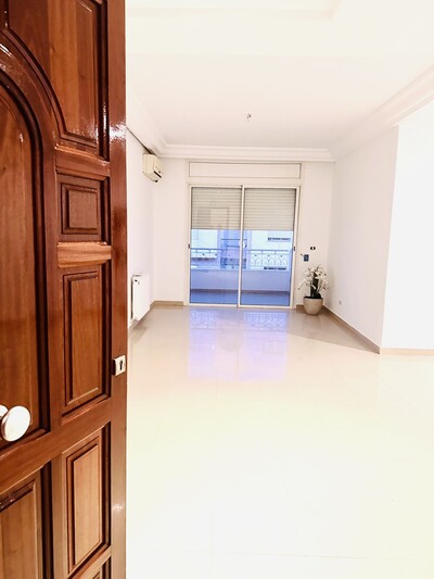 À Louer : Appartement S+3 spacieux et lumineux à L'Aouina