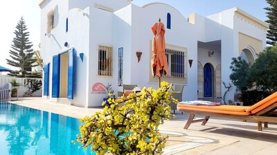 BELLE VILLA AVEC PISCINE PRIVÉE EN ZONE TOURISTIQUE DJERBA