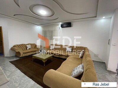A Vendre Maison S+4 Route de la plage Ras Jebel
