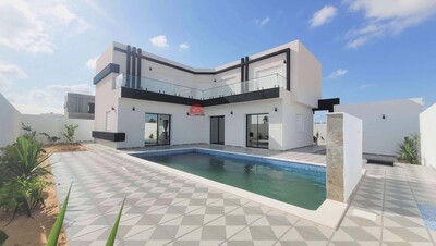 VILLA NEUVE AVEC TITRE BLEU À TEZDAINE DJERBA ZA