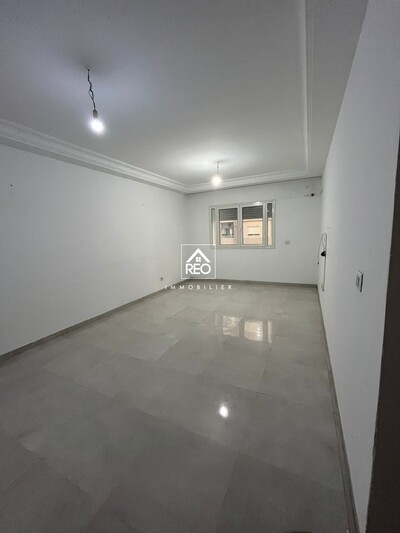 À LOUER : Un appartement S+2 125 m² situé à Cité Wahat