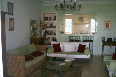villa située dans une belle résidence gardée