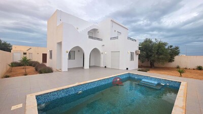 VILLA SANS MEUBLES À HOUMT SOUK DJERBA