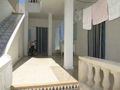 AV Maison a Hammamet nord à gauche