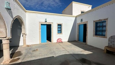 HOUCH TYPIQUE À HOUMT SOUK DJERBA