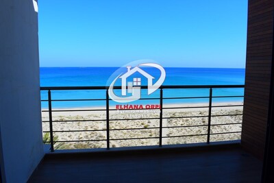 à vendre appartement s+3 pied dans l’eau front de la mer