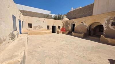 HOUCH DJERBIEN À HOUMT SOUK DJERBA ZU  RÉF