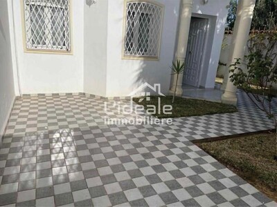 À Louer à l’Année Charmant Duplex avec Jardin à Hammamet