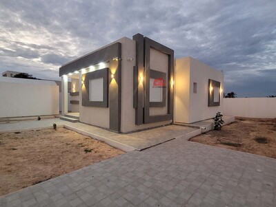 VILLA DE PLAIN PIED À HOUMT SOUK DJERBA ZU