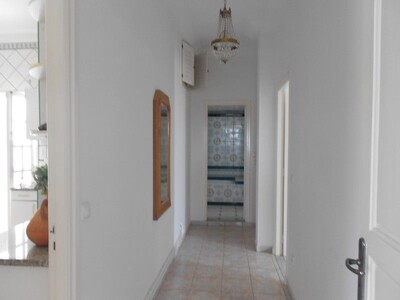 AL spacieux étage de villa non meublé à sidi el mahrsi NABEUL