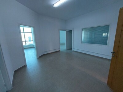 À louer – Bureau haut standing H+4 de 180 m² au 1er étage situé