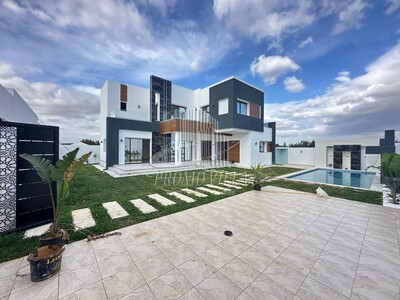 villa avec piscine 3min de la plage