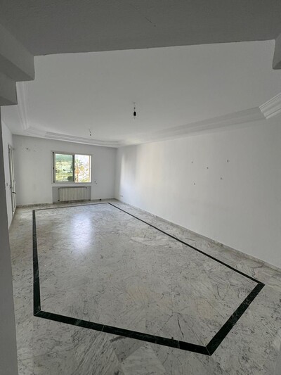 À vendre appartement S+3 125m² à Ezzahra – Quartier calme et stra