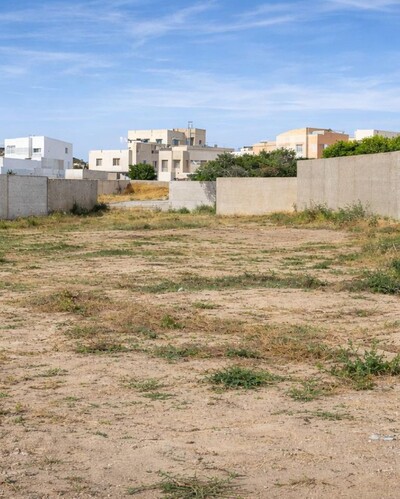 5 lots de terrain R+2 à vendre à Boumhal Chela – Route principale