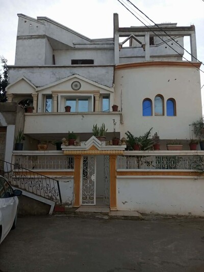 AV villa sur 3 étages à bareket sehel